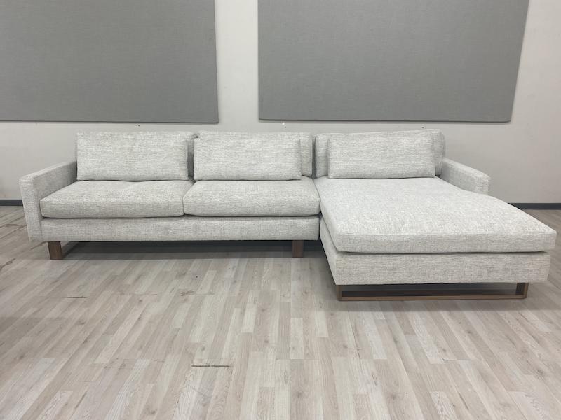 Vance Sectional – Right Facing Chaise (RAF)